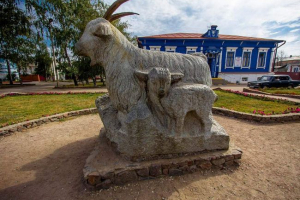 Kjer je v naši državi kozja spomenik?